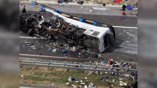 Luxury bus overturns in Mumbai's Dadar Circle, 1 killed and 32 injured