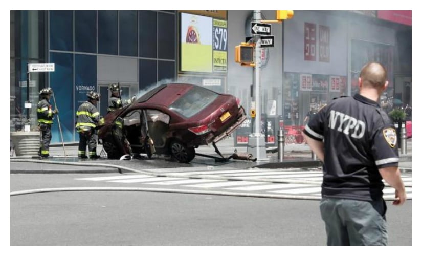 New York City: US Navy veteran plows car into pedestrians on Times Square, kills 18-year-old, injures 22