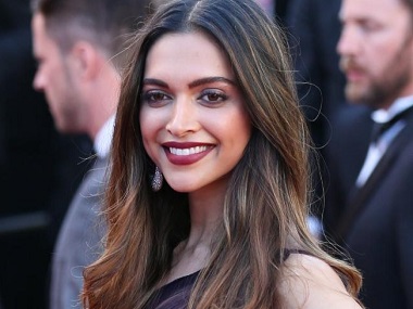 Deepika Padukone drops out of Shoojit Sircar film October opposite Varun Dhawan? Deepika Padukone drops out of Shoojit Sircar film October opposite Varun Dhawan?