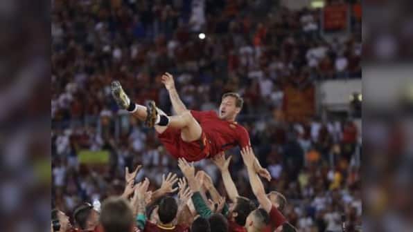Serie A: Francesco Totti given fitting Roma farewell as Diego Perotti scores late