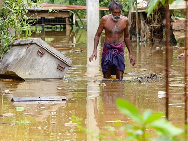 Sri Lanka floods: 100 people dead, 99 missing as India provides help