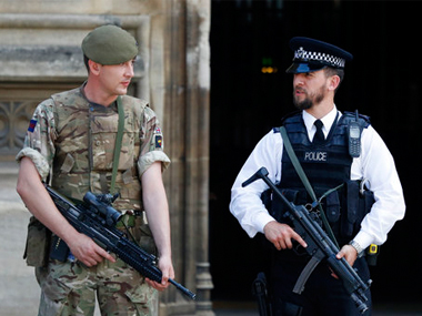 Manchester terror attack: Bomb disposal unit declare 'suspicious' package at Hulme collge as safe Manchester terror attack: Bomb disposal unit declare 'suspicious' package at Hulme collge as safe