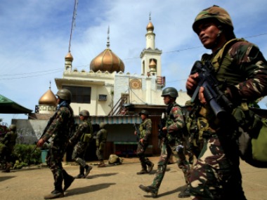Philippines deploys commandoes, attack helicopters to retake city from Islamic State-linked rebels Philippines deploys commandoes, attack helicopters to retake city from Islamic State-linked rebels