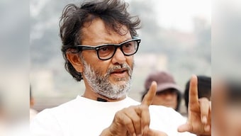 Rakeysh Omprakash Mehra shoots for Mere Pyaare Prime Minister at Mumbai railway station
