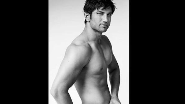 Sushant Singh Rajput's towel shoot; Akshay Kumar's family portrait: Social Media Stalker's Guide