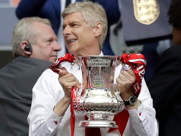 Arsene Wenger steps down as Arsenal manager: A look back at when he signed a new contract in 2017
