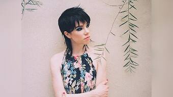 Carly Rae Jepsen's new song 'Cut to the Feeling' is the perfect eighties throwback song