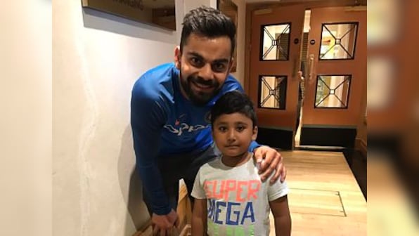 MS Dhoni, Virat Kohli, Yuvraj Singh pose with Azhar Ali's sons; win hearts in both India and Pakistan