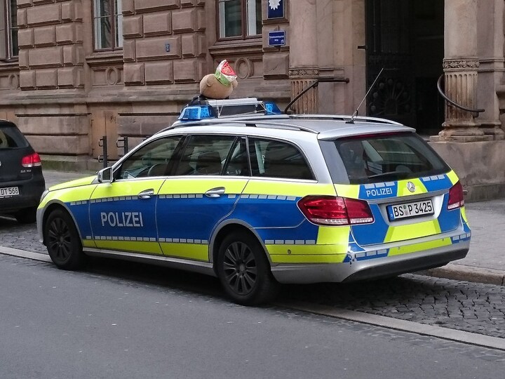 Berlin neighborhood, museum of technology evacuated after WWII bomb found during construction work