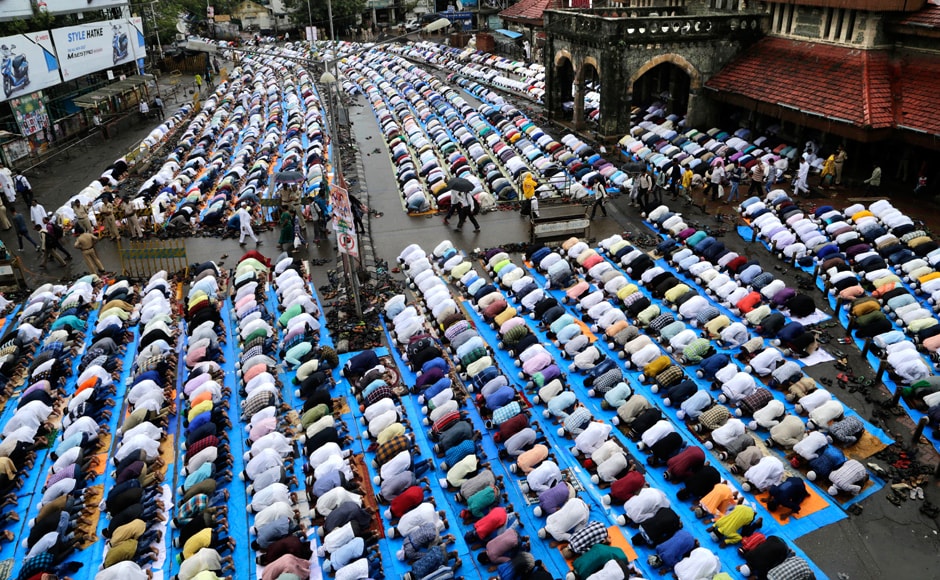 Several national and world leaders, from Justin Trudeau to Narendra Modi, wished 'Eid Mubarak' to Muslims across the world. Muslims offer their prayers in a mass session in Kolkata. AP Photo Several national and world leaders, from Justin Trudeau to Narendra Modi, wished 'Eid Mubarak' to Muslims across the world. Muslims offer their prayers in a mass session in Kolkata. AP Photo