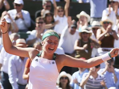 French Open 2017, women's final as it happened: Jelena Ostapenko defeats Simona Halep to win title French Open 2017, women's final as it happened: Jelena Ostapenko defeats Simona Halep to win title