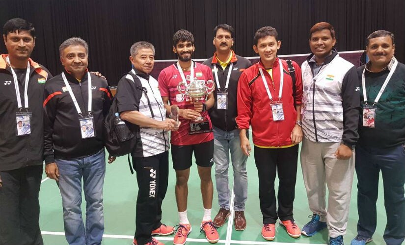 Kidambi Srikanth with Indonesian coach Mulyo Handoyo (on the left of Seikanth) and the rest of the coaching staff. Twitter: @BAI_Media