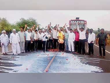 Maharashtra farmers strike: On Day 2 of protests, state grapples with shortages of daily essentials Maharashtra farmers strike: On Day 2 of protests, state grapples with shortages of daily essentials