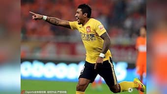 Paulinho's move to Barcelona unlikely due to new transfer regulations, says Luiz Felipe Scolari