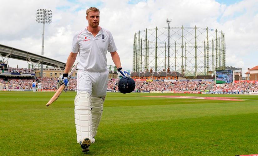 England's Andrew Flintoff leaves the field after being caught for 22 during the fifth Ashes cricket test match against Australia at the Oval in London August 22, 2009. REUTERS/Philip Brown (BRITAIN SPORT CRICKET) - RTR27029