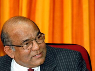 Former RBI chief  YV Reddy wants govt to take steps to curb black market deals in gold