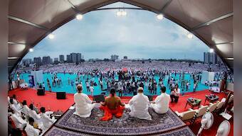 Over 54,000 turn up at International Day of Yoga in Ahmedabad, set new Guinness record