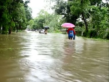 Bangladesh floods: Officials say over 900,000 people displaced; rescue work underway Bangladesh floods: Officials say over 900,000 people displaced; rescue work underway