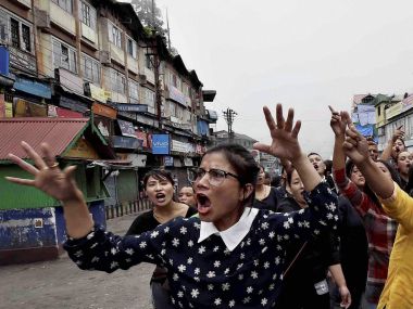 Darjeeling unrest: As clamour for separate Gorkhaland gains voice, women's group resort to Gandhigiri in the Hills Darjeeling unrest: As clamour for separate Gorkhaland gains voice, women's group resort to Gandhigiri in the Hills