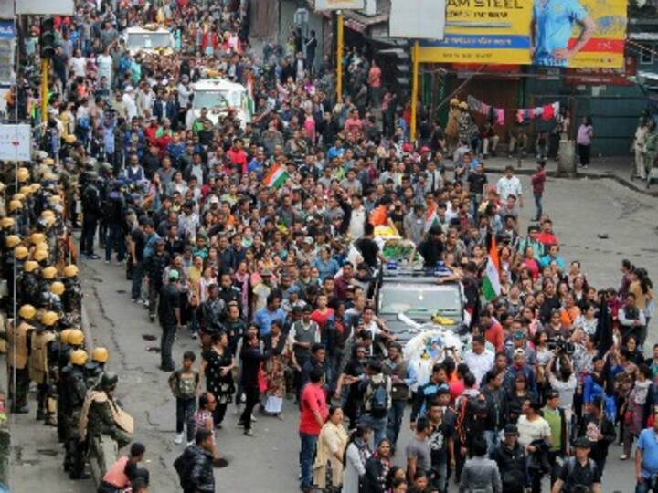 Darjeeling unrest: GJM supporters hold dharna, demand restoration of internet