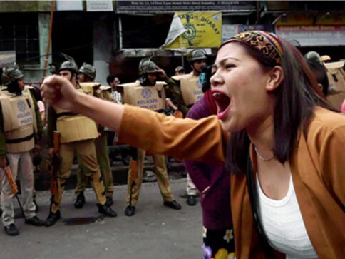 Darjeeling unrest: Boarding school students move to plains amid shutdown Darjeeling unrest: Boarding school students move to plains amid shutdown