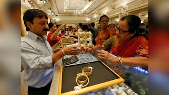 Falling trade deficit opens space to reduce gold import tax, could make bullion cheaper