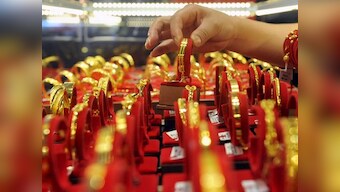 Gold falls by Rs 200 to Rs 32,620 per 10 gram on sluggish local demand, weak global cues; extends losses for 4th day