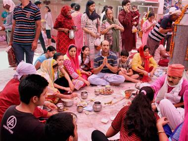 Jammu and Kashmir: Despite low attendance Khir Bhawani festival witnesses Hindu-Muslim amity
