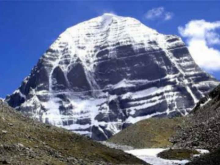 Over 1,000 Kailash Manasarovar pilgrims from India stranded in Nepal due to bad weather; almost 300 from Karnataka