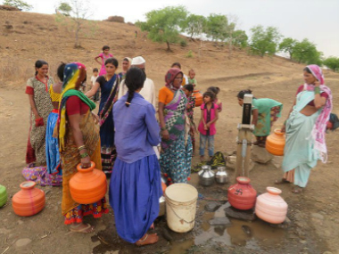 Marathwada Diary: Women of Kashiram Somla brave scorching heat, forego wages to fill water Marathwada Diary: Women of Kashiram Somla brave scorching heat, forego wages to fill water