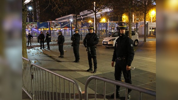 Paris: Drunk knife-wielding man stabs six bystanders, arrested by police