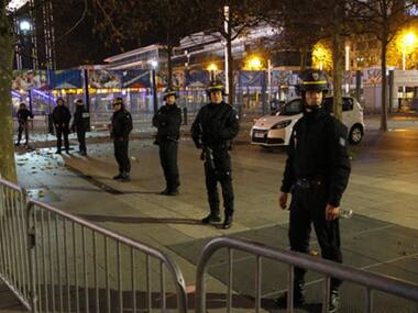 Paris: Drunk knife-wielding man stabs six bystanders, arrested by police