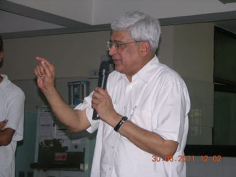 Kerala CPM endorses Prakash Karat line, rules out ties with Congress ahead of 2019 Lok Sabha polls Kerala CPM endorses Prakash Karat line, rules out ties with Congress ahead of 2019 Lok Sabha polls