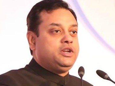 Sambit Patra says Rahul Gandhi should drop his surname as it was stolen by his family; Prahlad Joshi calls his family 'fake Gandhis' Sambit Patra says Rahul Gandhi should drop his surname as it was stolen by his family; Prahlad Joshi calls his family 'fake Gandhis'