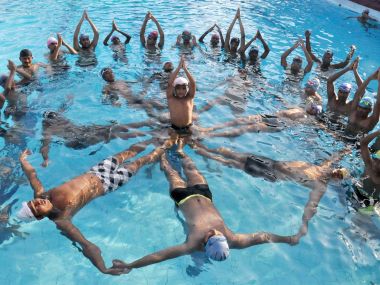 International Yoga Day as it happened: At 18,000 feet and -25°C, ITBP jawans mark event; 51,000 gather in Lucknow International Yoga Day as it happened: At 18,000 feet and -25°C, ITBP jawans mark event; 51,000 gather in Lucknow