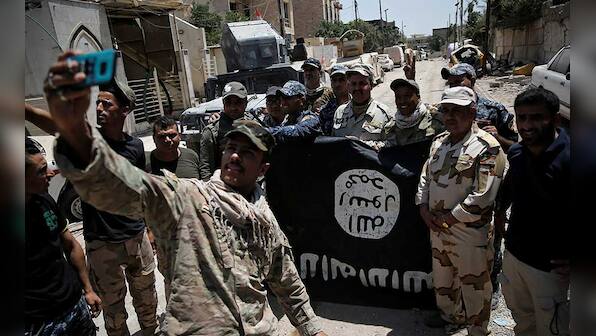 Iraqi forces launch fresh offensive on Islamic State, gain ground in Mosul's Old City