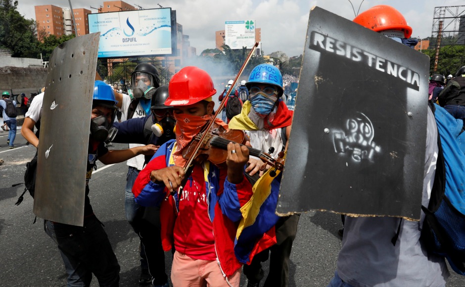 'Symphony of protests' across Venezuela as violinist's musical resistance goes viral 'Symphony of protests' across Venezuela as violinist's musical resistance goes viral