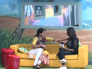 Bigg Boss Tamil Week 5: Gayathri and Oviya settle differences; Snehan elected leader again Bigg Boss Tamil Week 5: Gayathri and Oviya settle differences; Snehan elected leader again