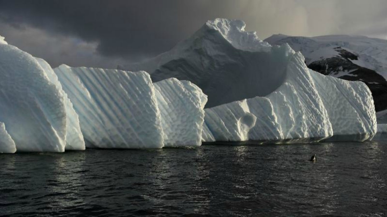 Ice caps are melting, researchers finally calculate the astonishing volumes of it Ice caps are melting, researchers finally calculate the astonishing volumes of it