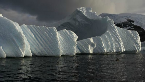 Ice caps are melting, researchers finally calculate the astonishing volumes of it