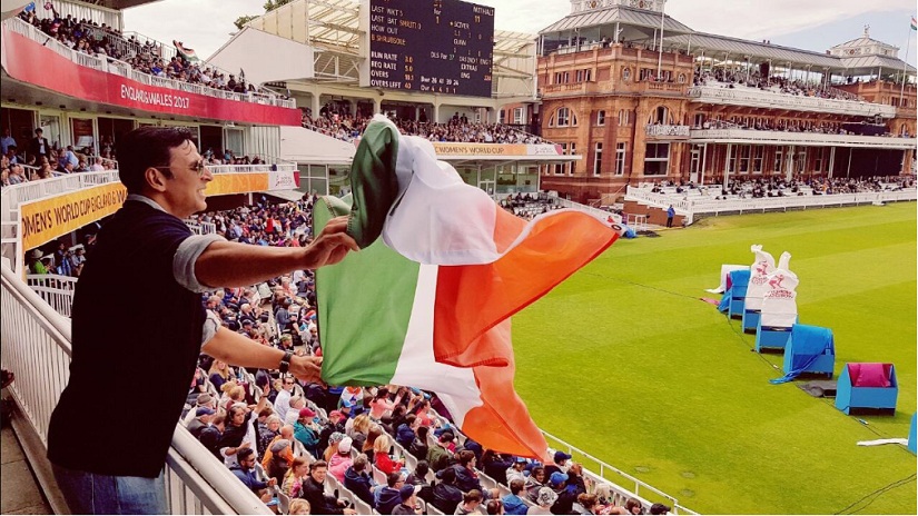 ICC Women's World Cup 2017: Akshay Kumar apologises for holding national flag upside down ICC Women's World Cup 2017: Akshay Kumar apologises for holding national flag upside down