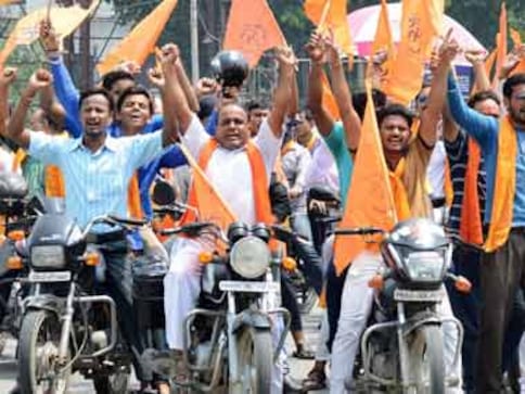 'Valentine's Day against Indian culture': Bajrang Dal warns pubs, youth in Hyderabad against 'creating public nuisance' 'Valentine's Day against Indian culture': Bajrang Dal warns pubs, youth in Hyderabad against 'creating public nuisance'