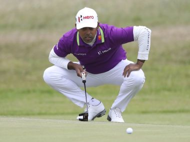 British Open 2017: Jordan Spieth grabs co-lead after wretched morning weather plagues Day 1 British Open 2017: Jordan Spieth grabs co-lead after wretched morning weather plagues Day 1