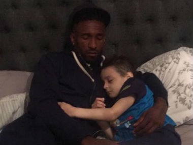 Jermain Defoe visits terminally ill Sunderland fan Bradley Lowery after joining AFC Bournemouth Jermain Defoe visits terminally ill Sunderland fan Bradley Lowery after joining AFC Bournemouth