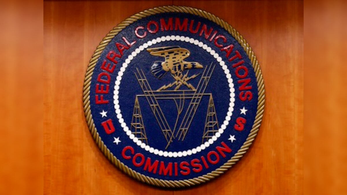 FCC is looking into a website flaw in the US that could have exposed mobile phone locations without user consent