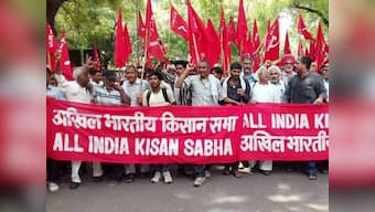 Farmers protest at Delhi's Jantar Mantar, demand loan waiver; Opposition looks to turn up heat in Parliament