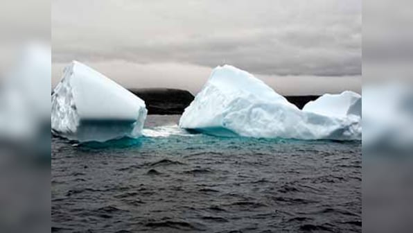 Antarctica: The calving of Larsen C iceberg not linked to climate change, will have only marginal impact on sea levels