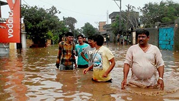 Gujarat floods: Death toll climbs to 218 as 4.5 lakh people affected; Vijay Rupani visits affected areas