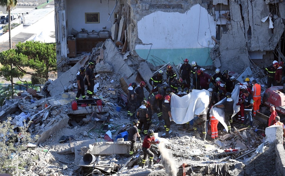 Eight die after building collapses in Naples, Italy - Photos News