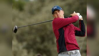 British Open 2017: Jordan Spieth displays stellar iron play to grab lead after stormy second round